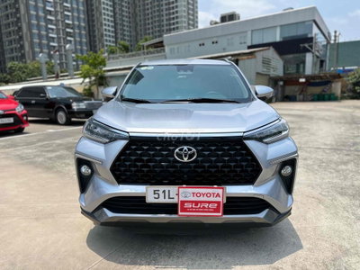 Toyota Veloz Top 2025 11.000 km Bạc