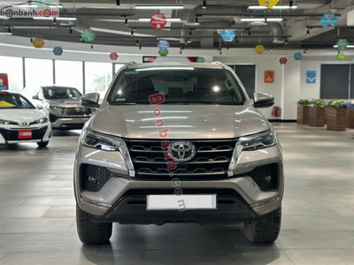 Xe Toyota Fortuner 2.4L 4x2 AT 2023