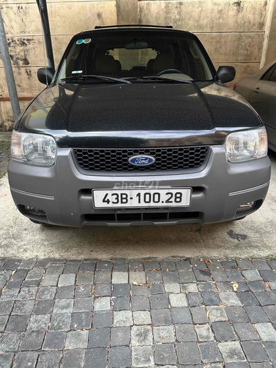 Ford Escape Đen 5 chỗ Số sàn