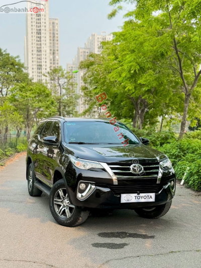 Xe Toyota Fortuner 2.7V 4x2 AT 2018