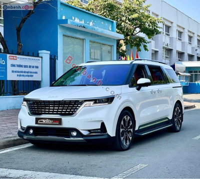 Xe Kia Carnival Signature 2.2D 2024