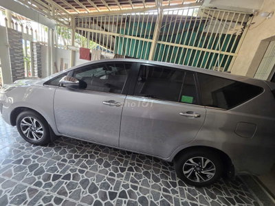 Bán “em” Innova 2022G 2.0 AT (STĐ) xe còn xịn zin