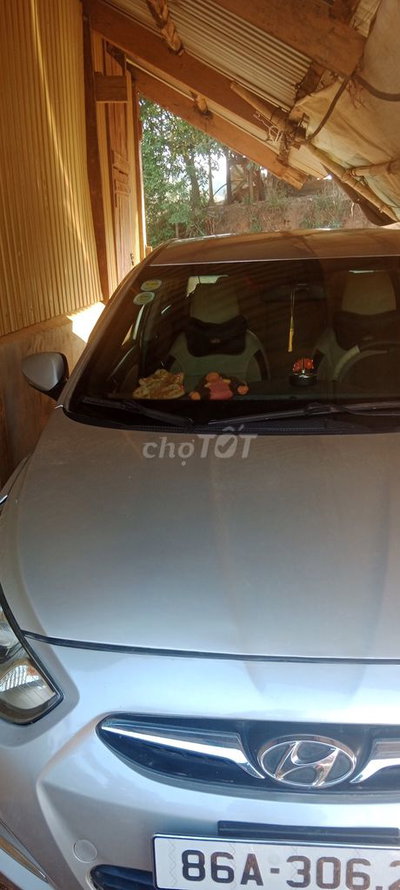 Hyundai Accent 2012 Bạc