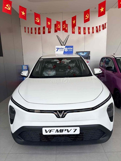 Xe ô tô điện VinFast VF MPV7 Trắng Mới
