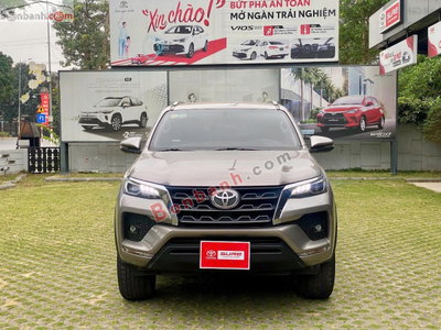 Xe Toyota Fortuner 2.4G 4x2 AT 2020