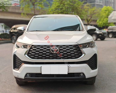 Xe Toyota Innova Cross 2.0V CVT 2025
