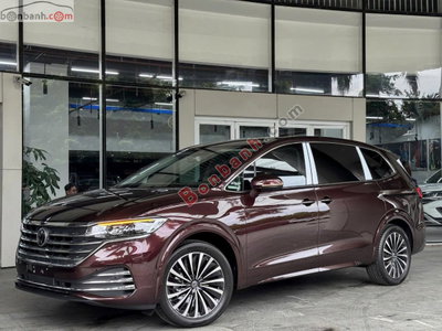 Xe Volkswagen Viloran Luxury 2025