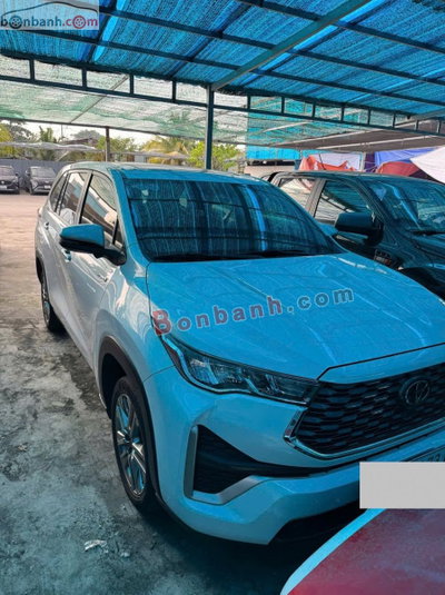 Xe Toyota Innova Cross HEV 2.0 CVT 2023