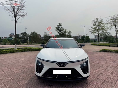 Xe VinFast VF7 Eco 2025