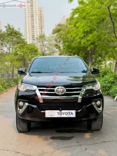 Xe Toyota Fortuner 2.7V 4x2 AT 2018