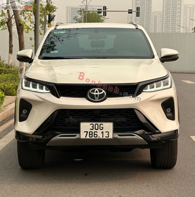 Xe Toyota Fortuner 2.4G 4x2 AT Legender 2020