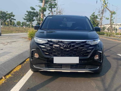 Hyundai Custin 2025 Đen 7 chỗ
