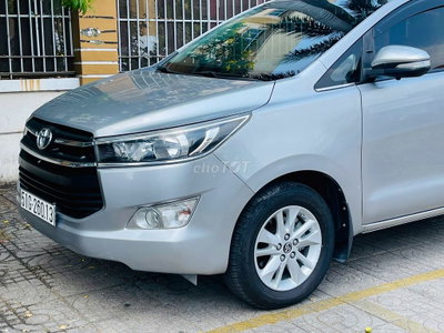Innova 2.0E màu bạc 1 chủ mua mới.
