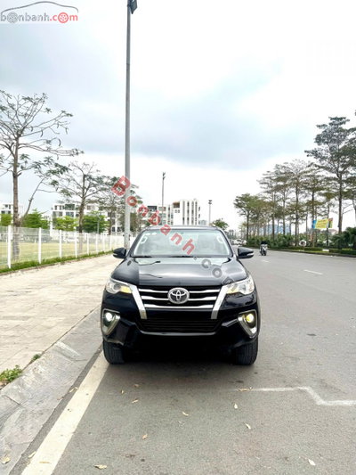 Xe Toyota Fortuner 2.4G 4x2 MT 2017