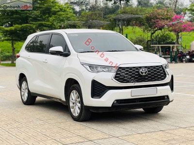 Xe Toyota Innova Cross 2.0V CVT 2025