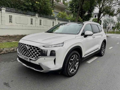 Hyundai Santafe Premium 2.2D 2023 5 vạn
