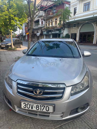 Chevrolet Cruze Bạc 5 chỗ Số tự động