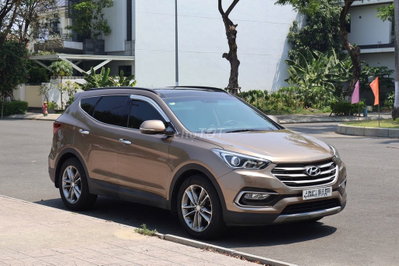 Hyundai SantaFe 2018 CRDi 4WD Nâu 10 vạn km