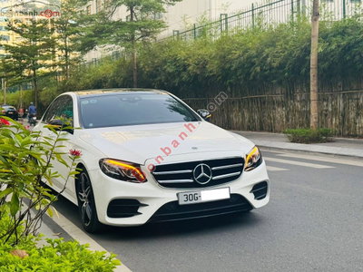 Xe Mercedes Benz E class E300 AMG 2020