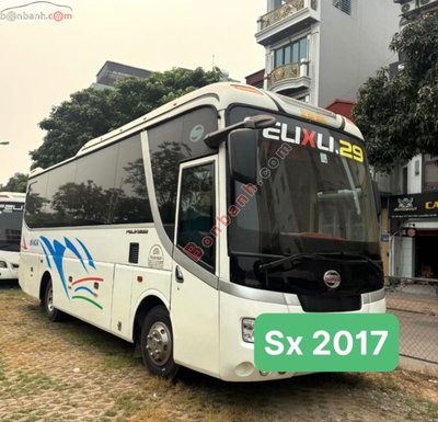 Xe Isuzu 2017