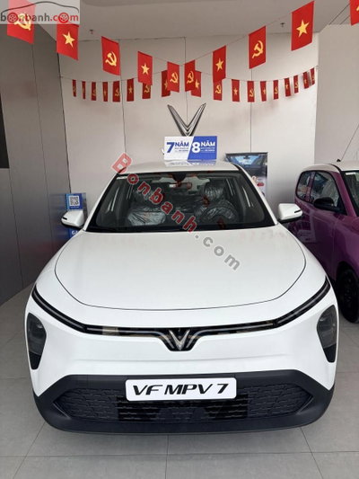 Xe VinFast VF MPV 7 AT 2026