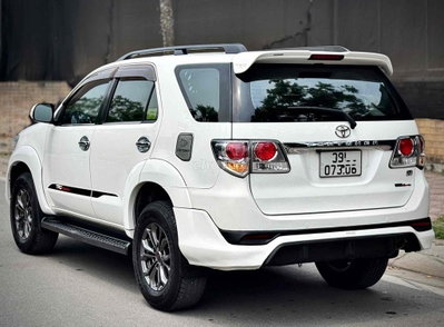 Toyota Fortuner Sportivo 2015 Trắng 110000 km