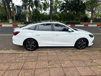MG MG5 Luxury 5 chỗ Trắng