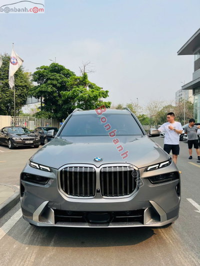 Xe BMW X7 xDrive40i 2025