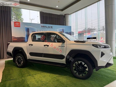 Xe Toyota Hilux Trailhunter 2.8L 4x4 AT 2026