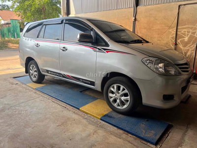 Toyota Innova 2007 G - 200000 km