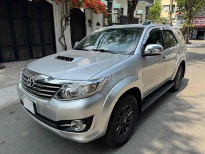 Toyota Fortuner 2016 số sàn chạy 131,000 km