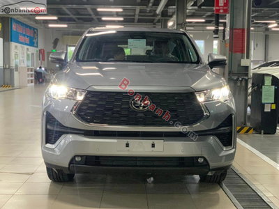 Xe Toyota Innova Cross HEV 2.0 CVT 2026