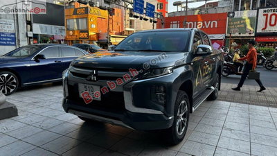 Xe Mitsubishi Triton 2021