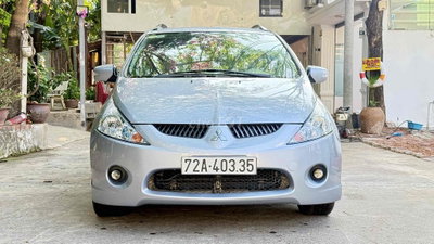 Mitsubishi Grandis 2005 Bạc