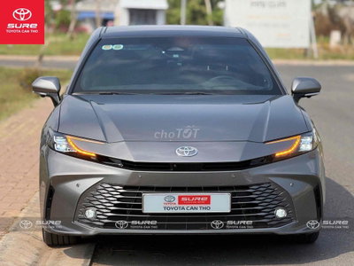Toyota Camry HEV 2025 3.900 km