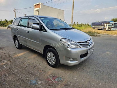 Toyota Innova 2010 G Bạc