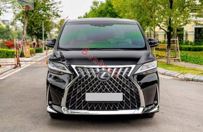 Xe Lexus LM 300h Royal Lounge 2021