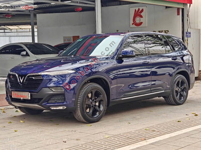 Xe VinFast Lux SA 2.0 Base 2.0 AT 2019