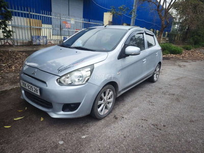 Mitsubishi Mirage Bạc 5 chỗ Số sàn