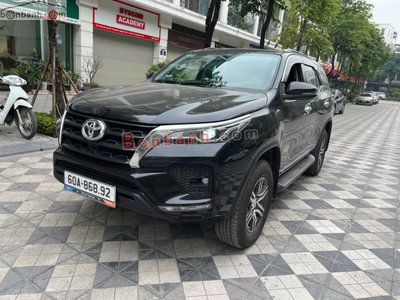 Xe Toyota Fortuner 2.4G 4x2 AT 2020