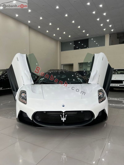 Xe Maserati MC20 3.0 V6 AT 2021