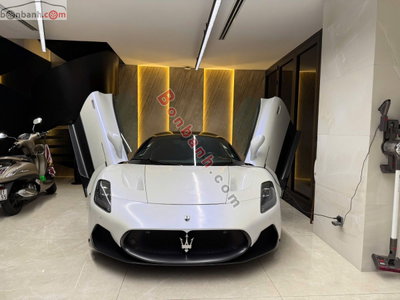 Xe Maserati MC20 3.0 V6 AT 2021