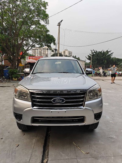 Ford Everest 2.6 4x4 MT Bạc