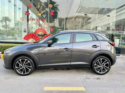 Mazda CX3 Xám 2000 km