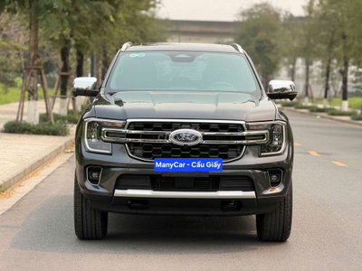 Ford Everest Titanium sx 2024 chạy 1 vạn 8