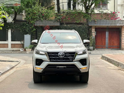 Xe Toyota Fortuner 2.4L 4x2 AT 2023