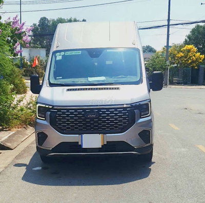 Ford Transit 2024 16 chỗ Bạc