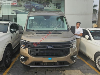 Xe Ford Transit Trend 2026