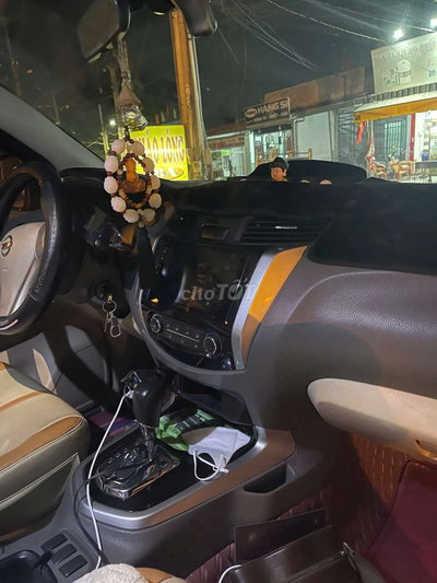 Nissan Navara 2017 Trắng