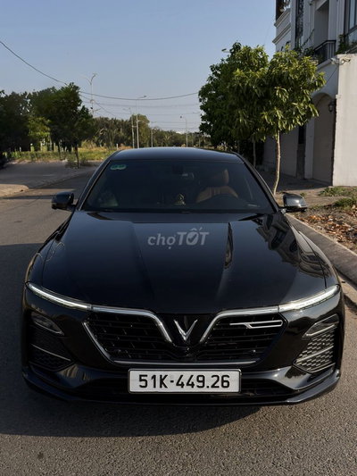 VinFast Lux A Bản cao cấp Đen 27.000 km